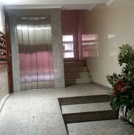 Acogedor Piso En アパート